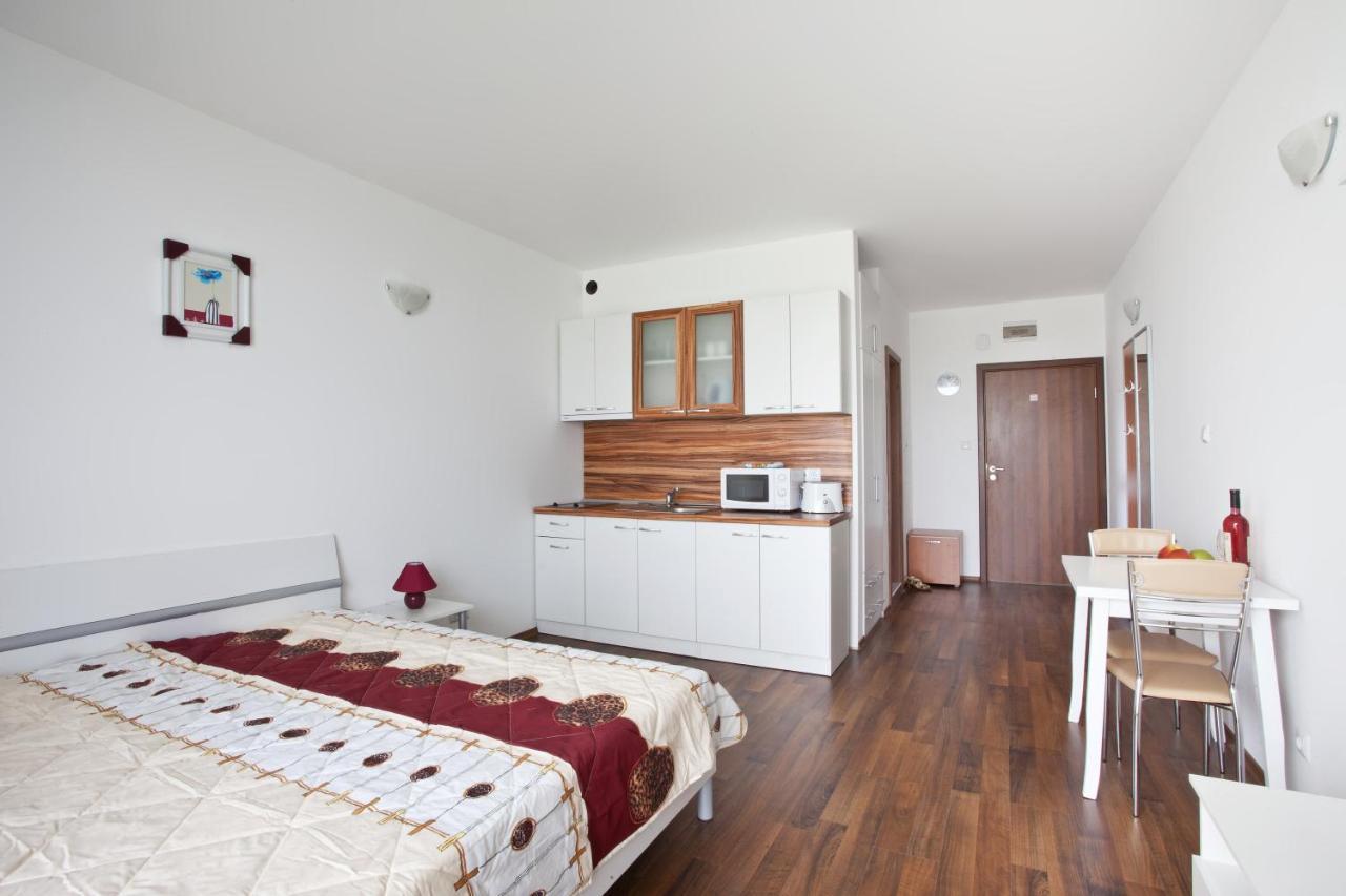 Vilmar Aparthotel Pomorie Exterior photo