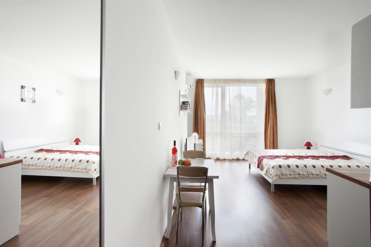Vilmar Aparthotel Pomorie Exterior photo